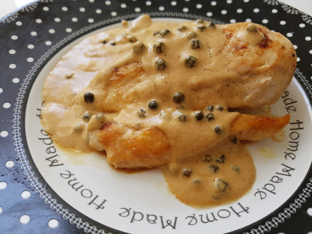 Blanc de poulet sauté au poivre vert